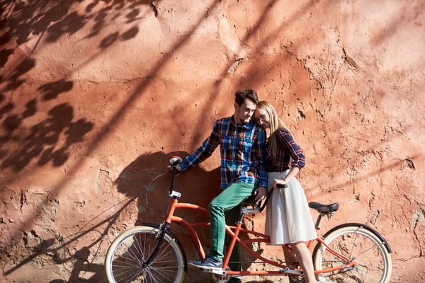 Pourquoi l'Amitié Préexistante Peut Rendre Votre Relation Amoureuse Plus Forte ?