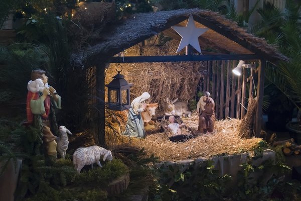 Pourquoi choisir une crèche de Noel artisanale et quels sont les modèles à préférer ?