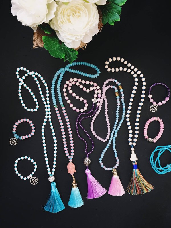 Colliers mala faits main : comment bien choisir ?