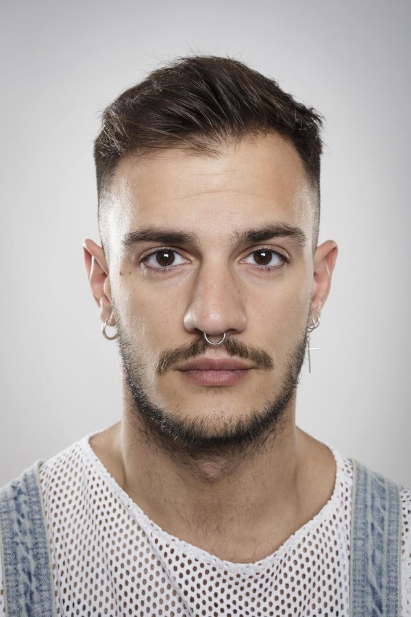 Comment les boucles d'oreilles redéfinissent le style masculin ?