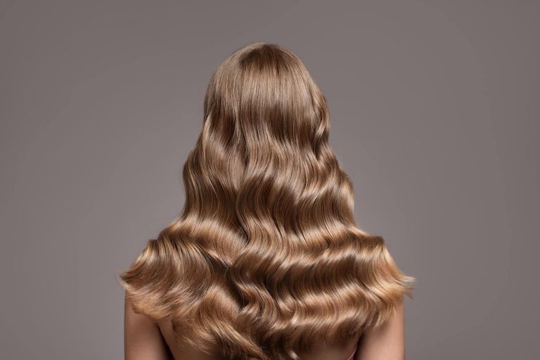 Les secrets d’une chevelure lisse et soyeuse : un guide étape par étape